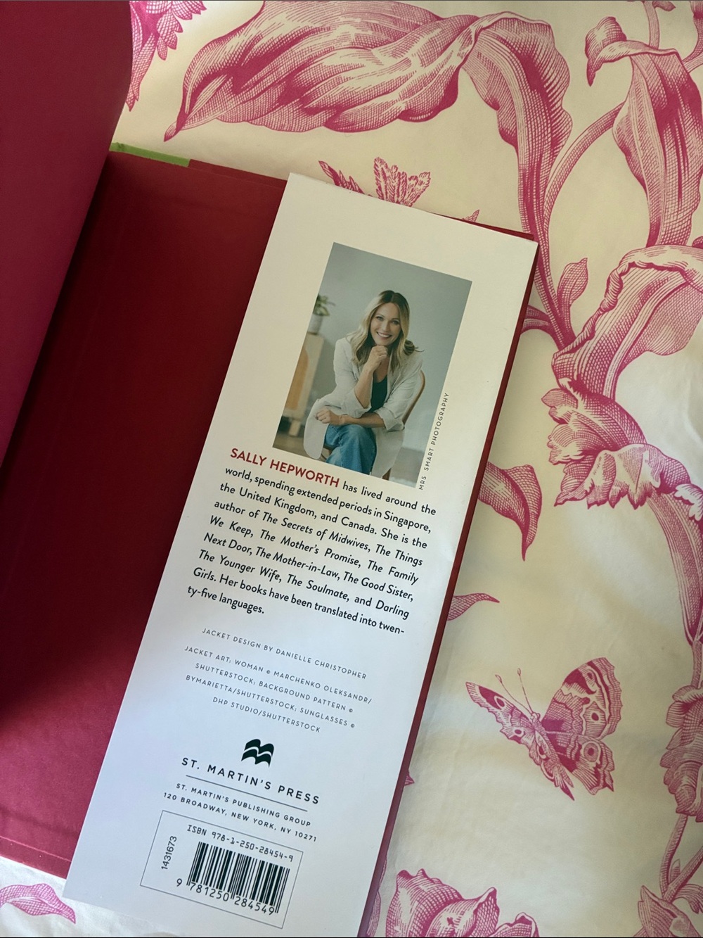 Mad Mabel Novel - Hardback Book - Picture 5 of 5
